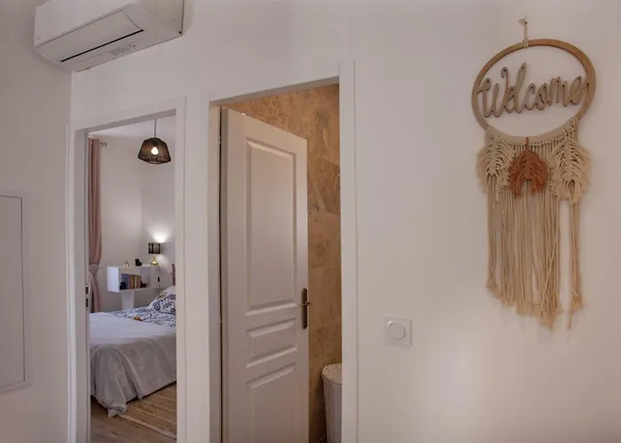 Sandrine Apartment *